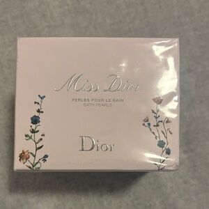 Dior Miss Dior Bath Pearls in Soft Pink